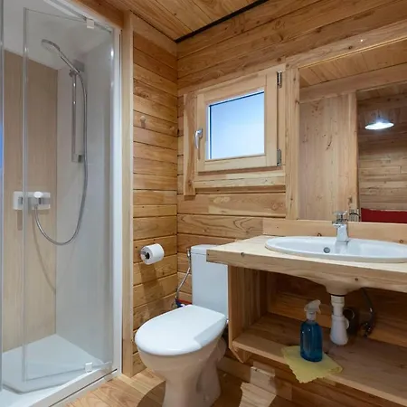 Huttopia Champagny En Vanoise مكان تخييم لا بلاني